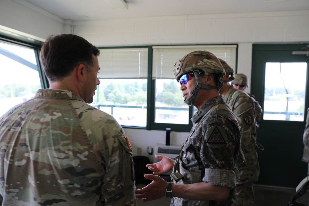 Republic of Korea Army Commander Visits Weapons Qualification Range at Global Strike 2025