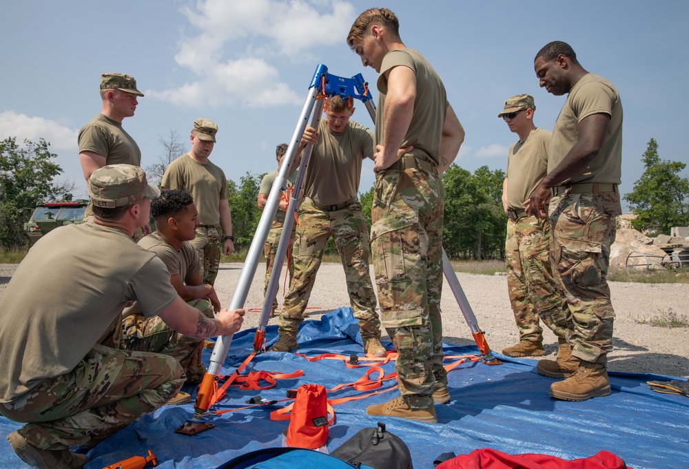 Engineers Train at Rubble Pile