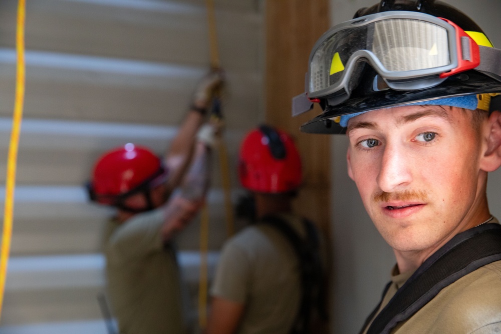 Engineers Train at Rubble Pile