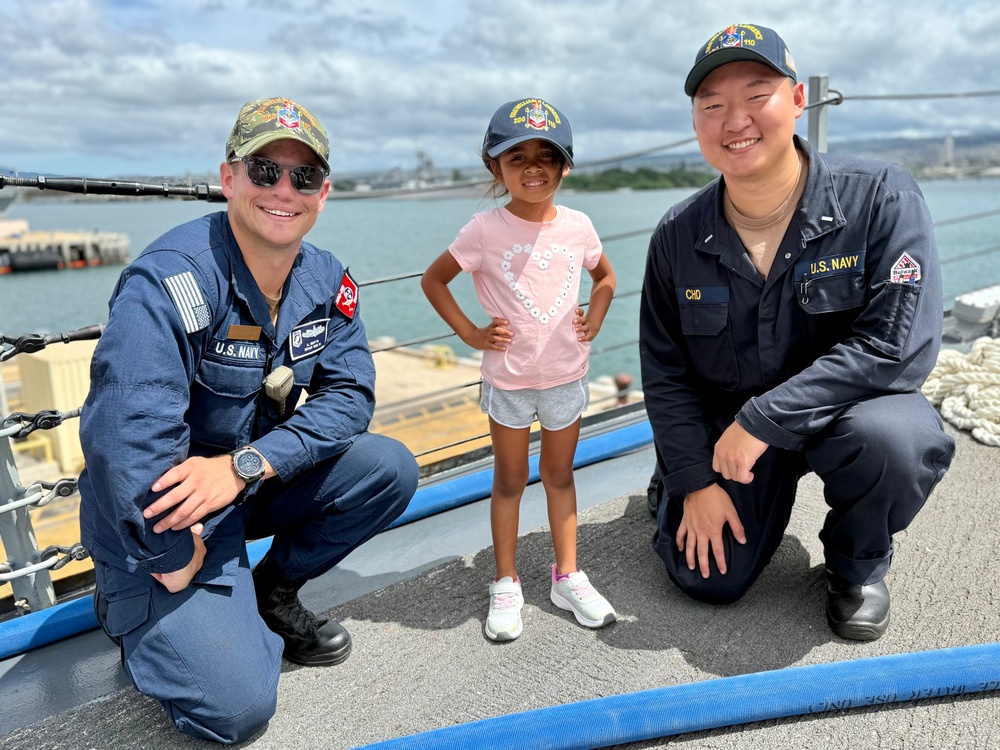 USS William P. Lawrence (DDG 110) conducts shipboard tour