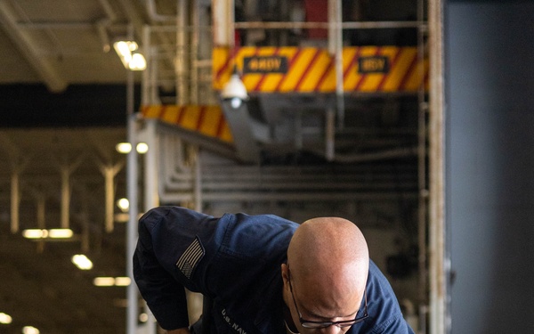 USS Theodore Roosevelt Golf