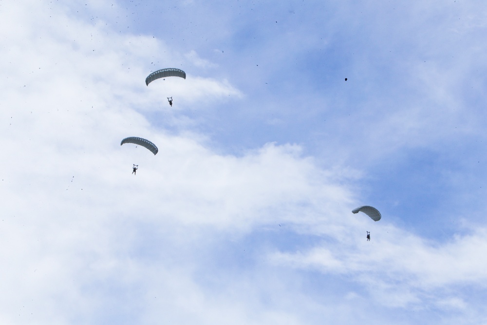 Marine Corps Base Hawaii Kaneohe Bay Air show: Day 1