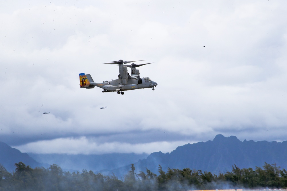 Marine Corps Base Hawaii Kaneohe Bay Air show: Day 1