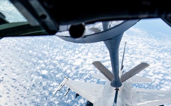 REFORPAC 2025: KC-135 refuels F-16s and F-35s