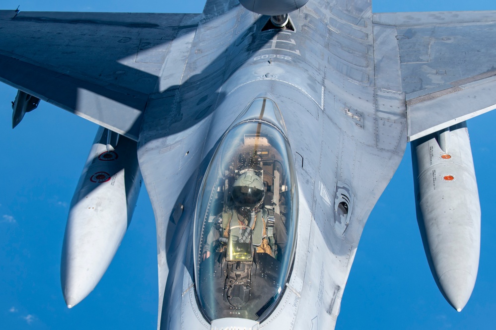 REFORPAC 2025: KC-135 refuels F-16s and F-35s