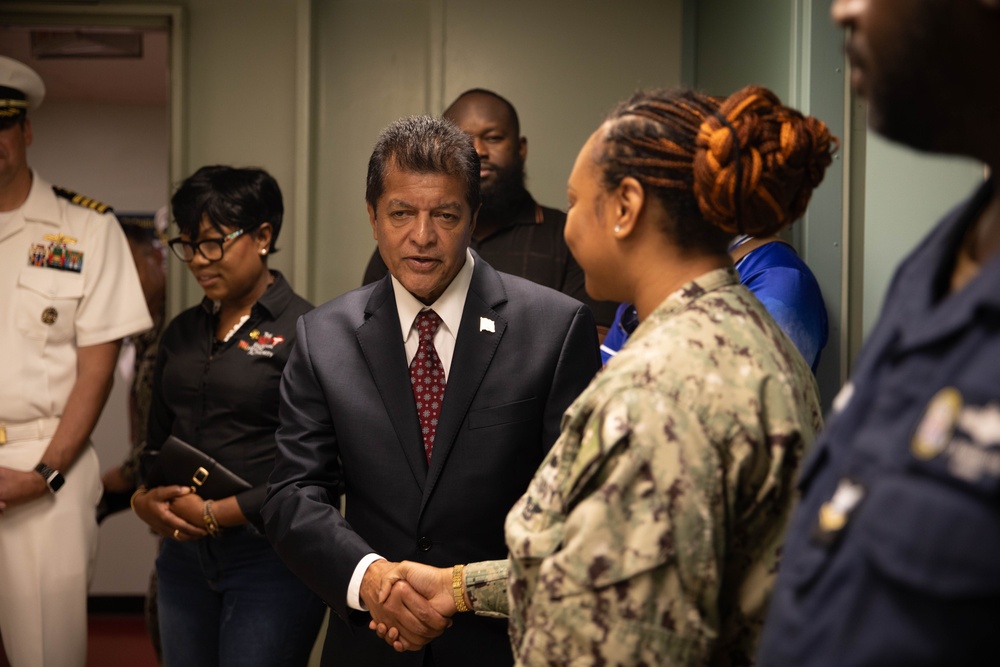 CP25 Minister of Health visits the Comfort