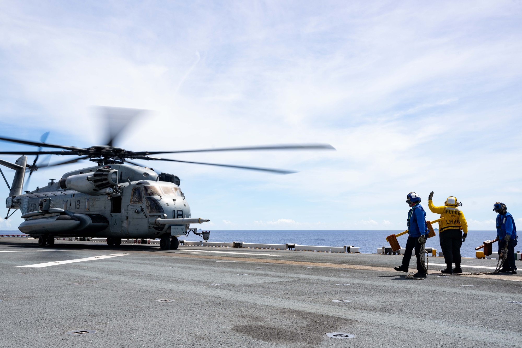 OnOFF　LADY'S MISSION 鶴見3等海尉　1/6 DVIDS - Images - USS America (LHA 6) Conducts Rotor Wing