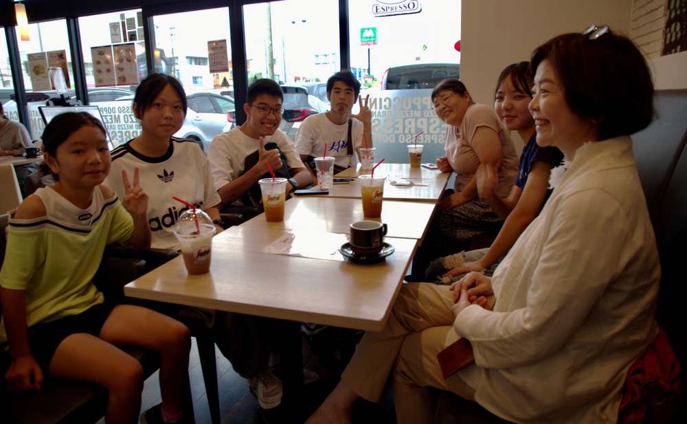 Okinawan citizens join in asakatsu language exchange