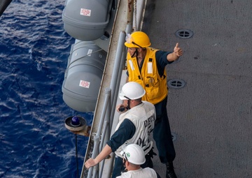 USS America (LHA 6) Conducts Fueling at Sea with USS Robert Smalls (CG 62)