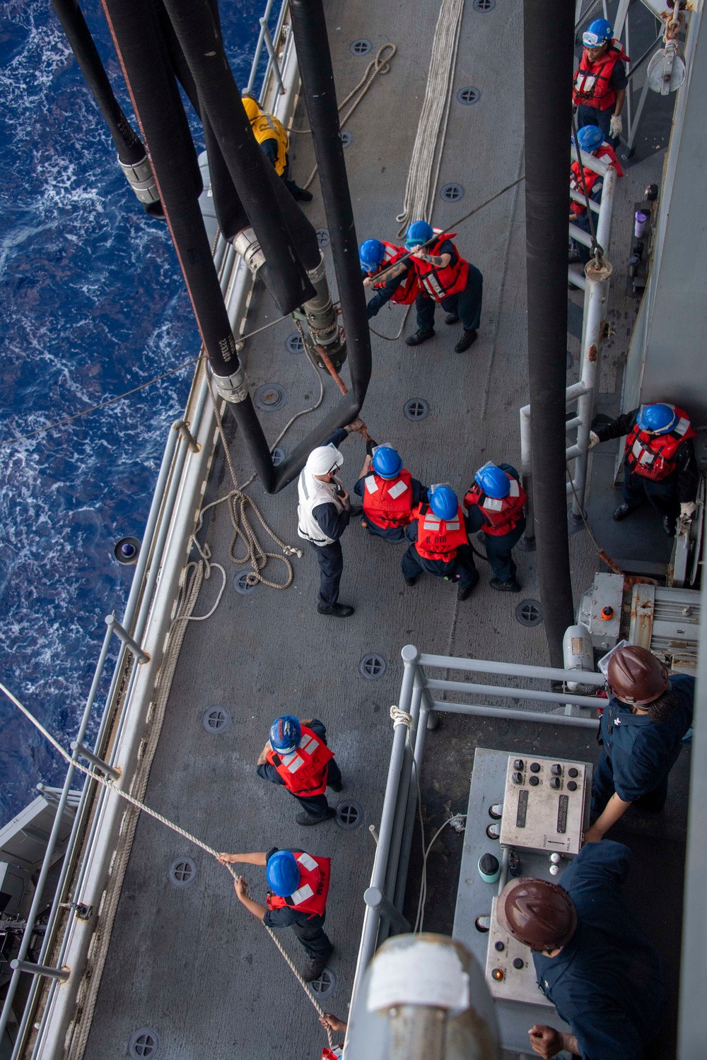 USS America (LHA 6) Conducts Fueling at Sea with USS Robert Smalls (CG 62)