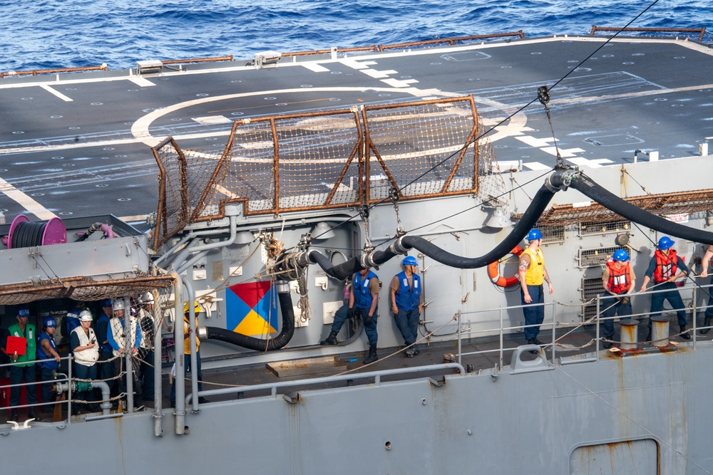 USS America (LHA 6) Conducts Fueling at Sea with USS Robert Smalls (CG 62)
