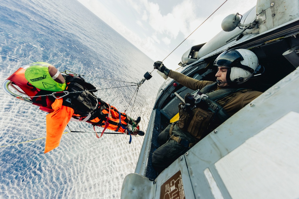 HSC-12 Conducts Search and Rescue Exercise