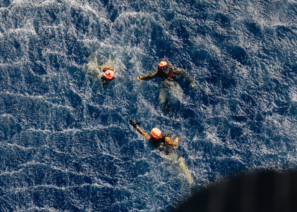 HSC-12 Conducts Search and Rescue Exercise