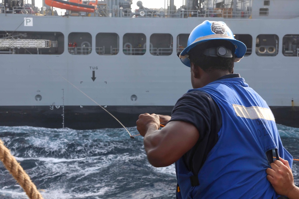 USS FORREST SHERMAN (DDG 98) CONDUCTS RAS.
