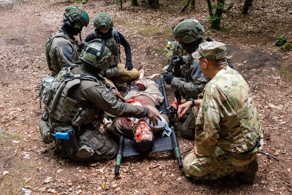 Stronger Together: 86 MDG and German SWAT partner for medical training