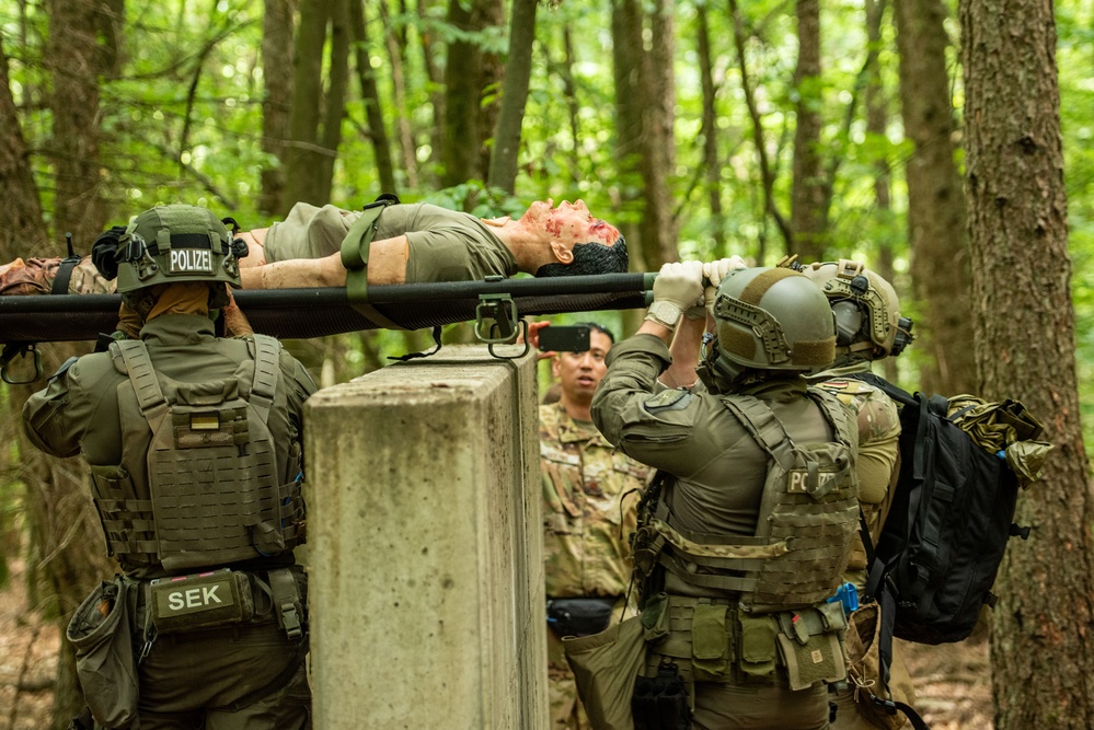 Stronger Together: 86 MDG and German SWAT partner for medical training