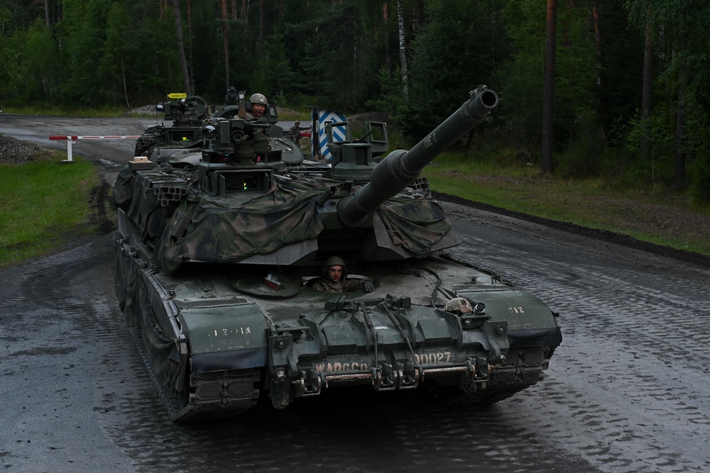 2nd Battalion, 7th Infantry Regiment : Tank Night Live Fire Exercise