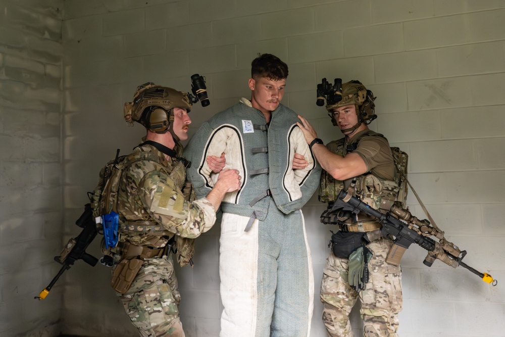 Airmen and military working dogs sharpen skills in high-intensity tactical drills