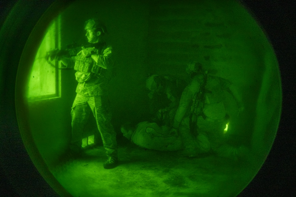 Airmen and military working dogs sharpen skills in high-intensity tactical drills