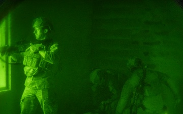 Airmen and military working dogs sharpen skills in high-intensity tactical drills