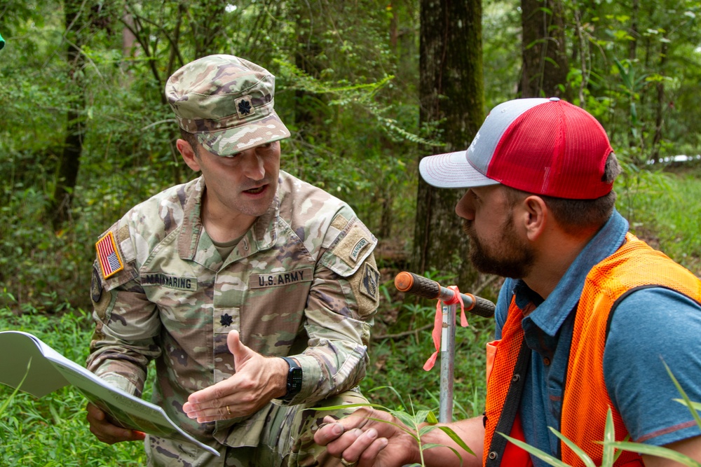 Charleston District Commander Conducts Regulatory Field Visit