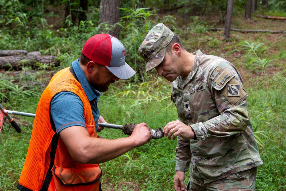 Charleston District Commander Conducts Regulatory Field Visit