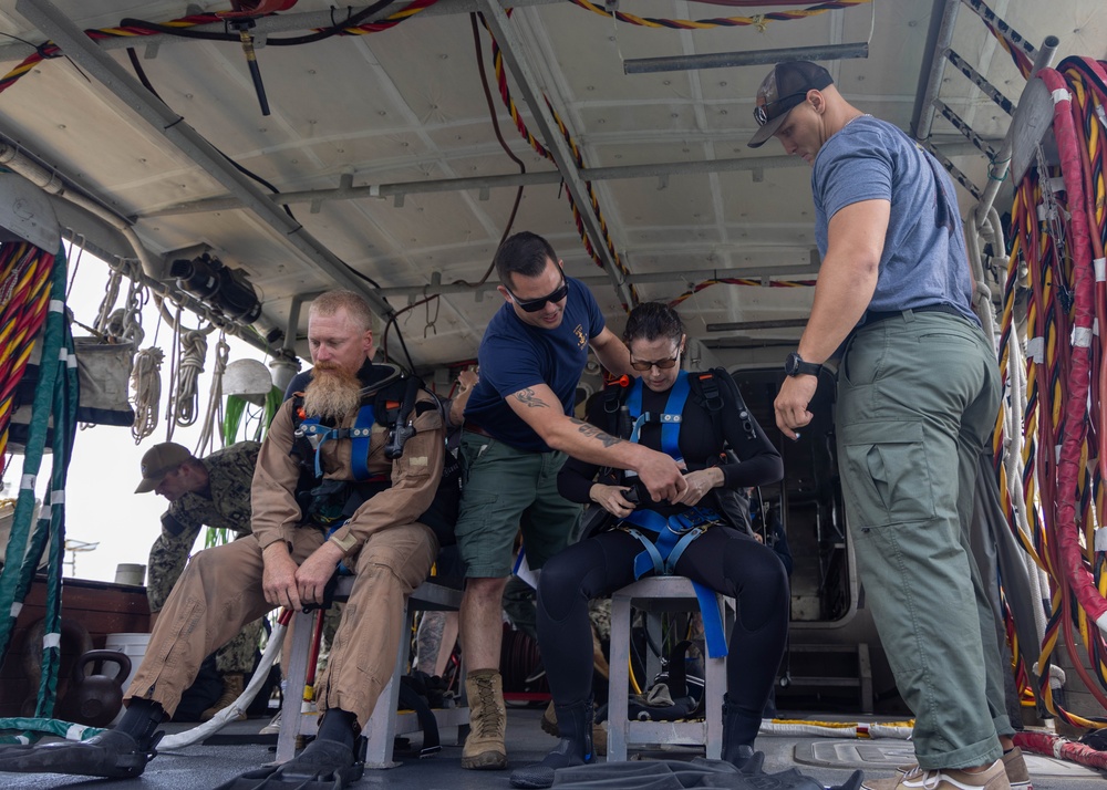 Rear Adm. Wolfson Diving Operation