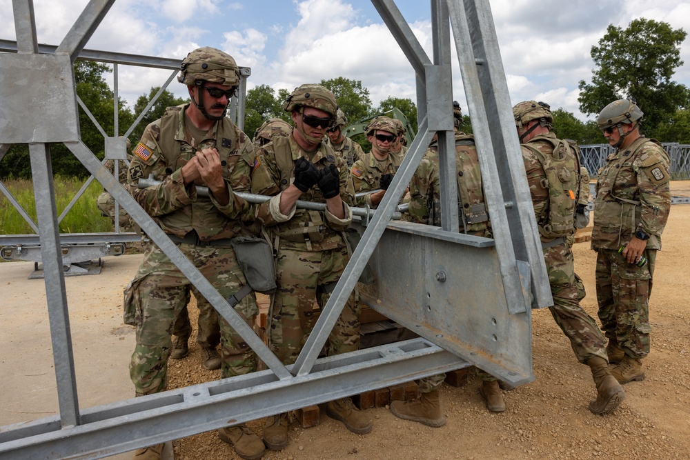 Reserve Soldiers Build Bridge