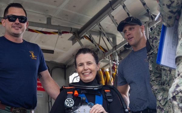 Rear Adm. Wolfson Diving Operation