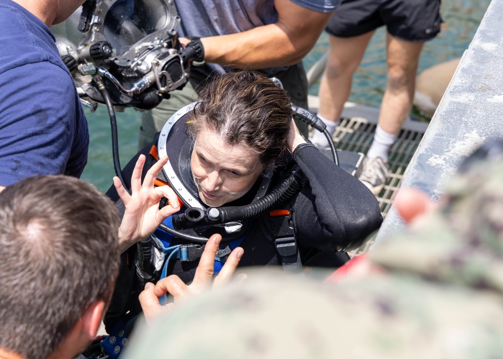 Rear Adm. Wolfson Diving Operation
