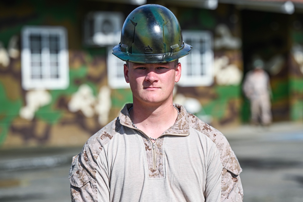 U.S. Marines and Panama AERONAVAL build partnership by training and working together