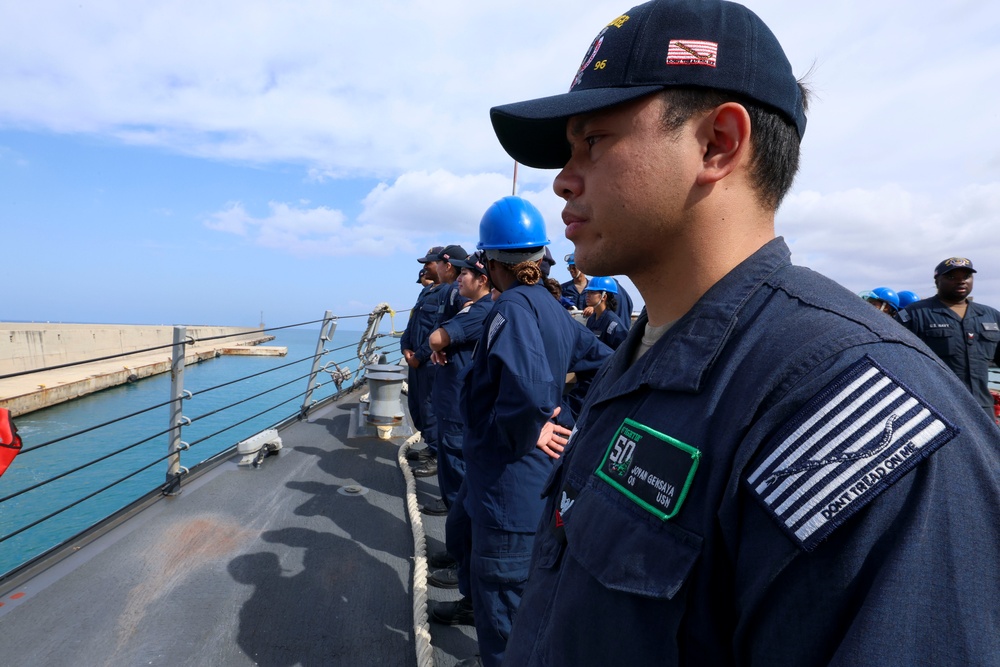 USS Bainbridge (DDG 96) Sailors Man the Rails