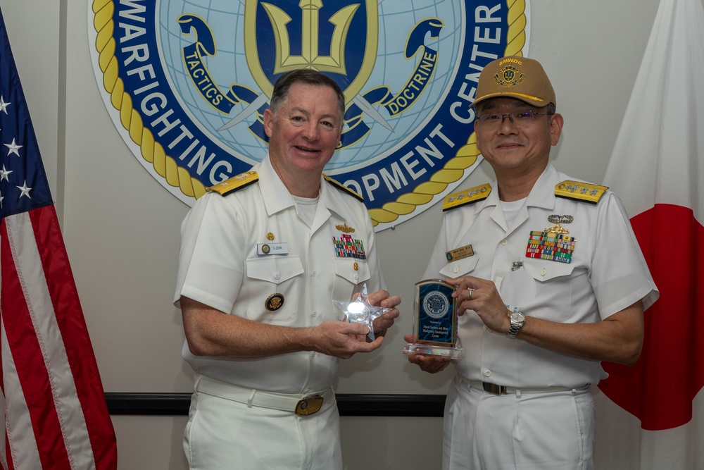 SMWDC hosts members of the JMSDF