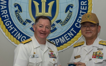 SMWDC hosts members of the JMSDF
