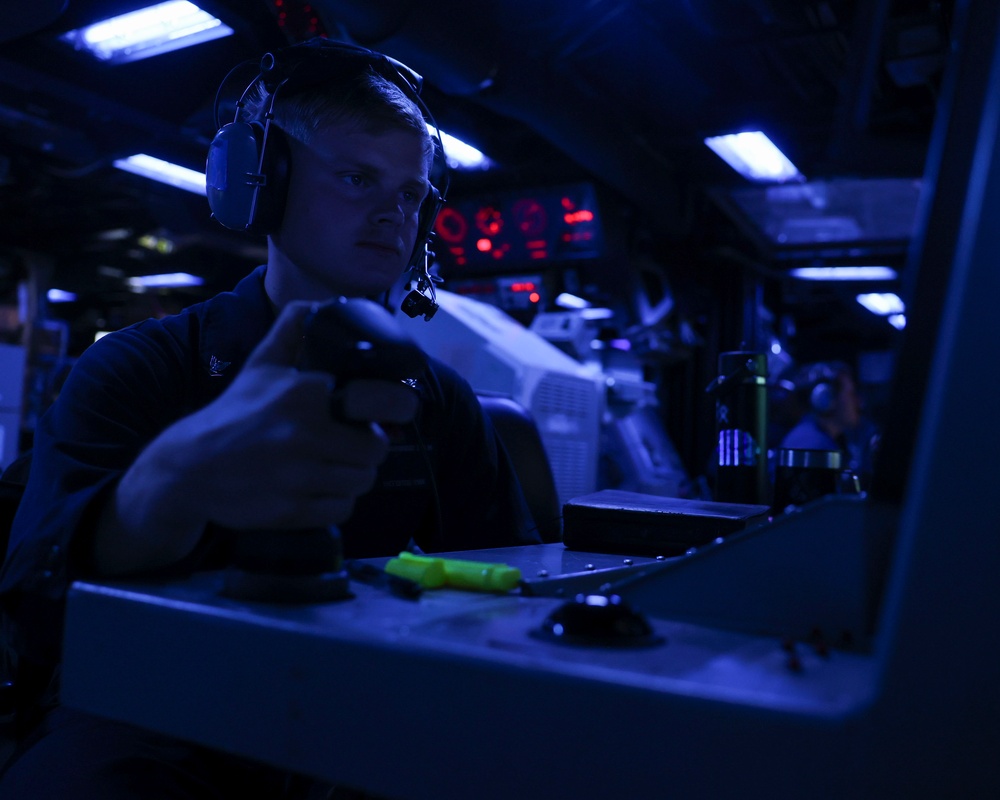 USS Bainbridge (DDG 96) Combat Information Center