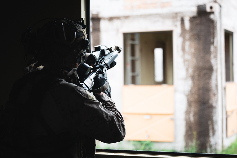 2nd Battalion, 2nd Marines Conducts Urban Operations Training
