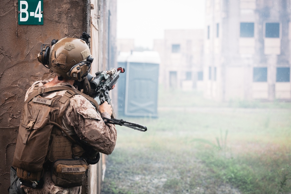 2nd Battalion, 2nd Marines Conducts Urban Operations Training