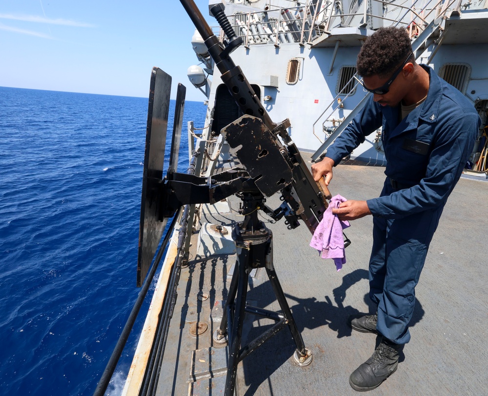 USS Bainbridge (DDG 96) Arms Maintenance