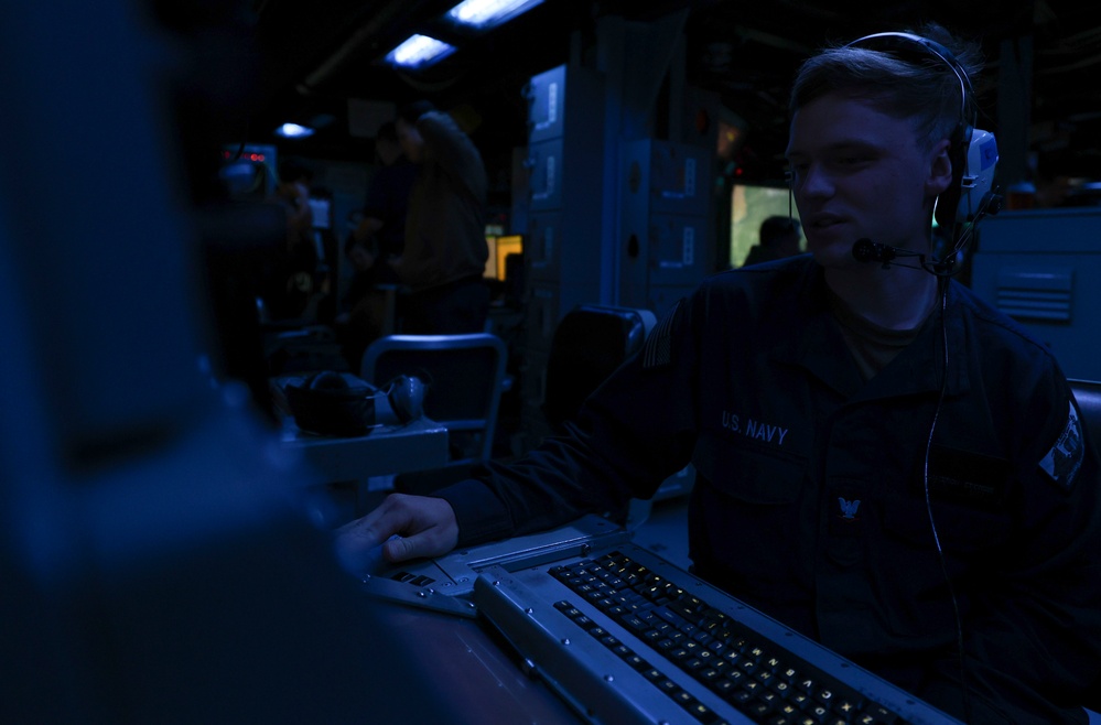 USS Bainbridge (DDG 96) Combat Information Center