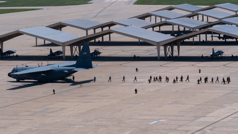 509 SFS conducts HVI transfer exercise at Whiteman AFB