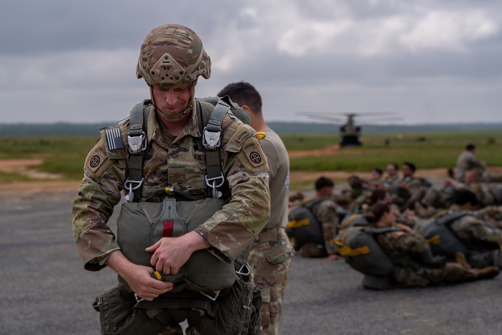 82nd Airborne Division Devil Brigade Foreign Jump