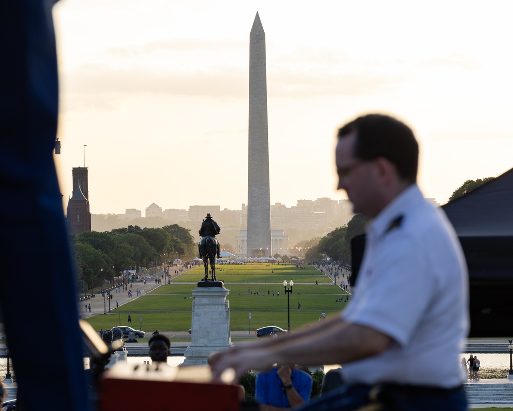 Army Chorus performs at U.S. Capitol