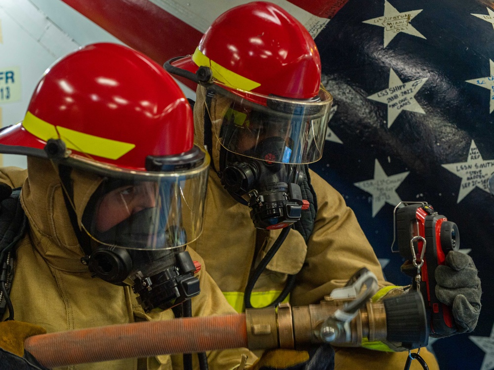 Ronald Reagan Sailors execute damage control drill
