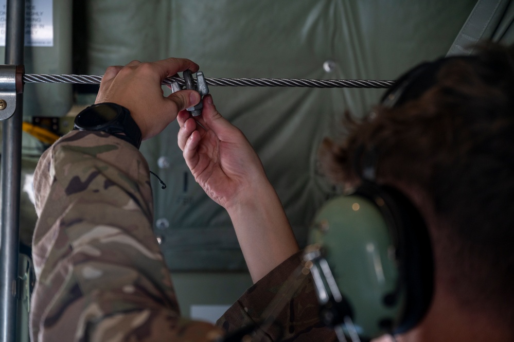 EW 25.2: Air Commandos support troop movements/ TAAR