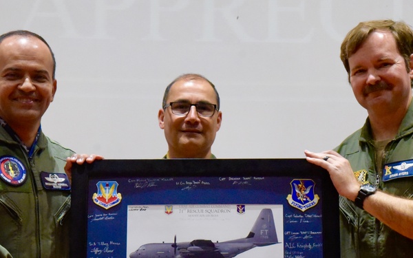 U.S., Colombian leaders recognize outstanding performers during combined exercise closing ceremony