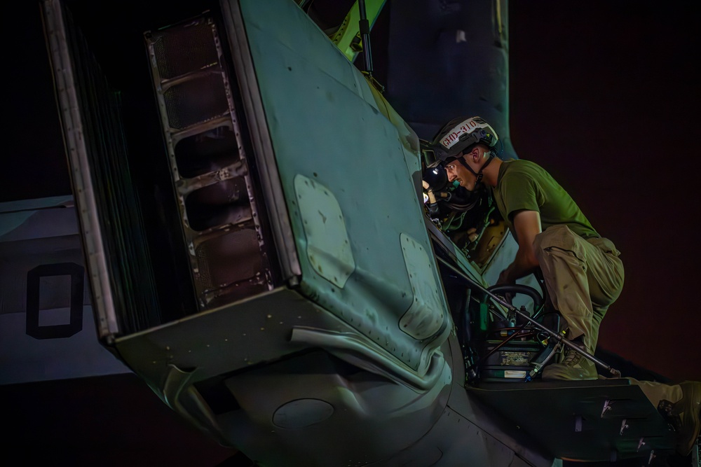 VMM-161 Night Shift Performs Maintenance