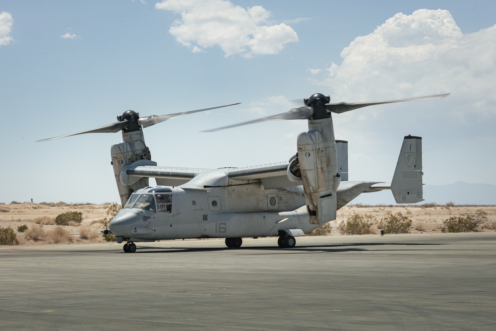 VMM-165 conducts routine operations during SLTE 4-25