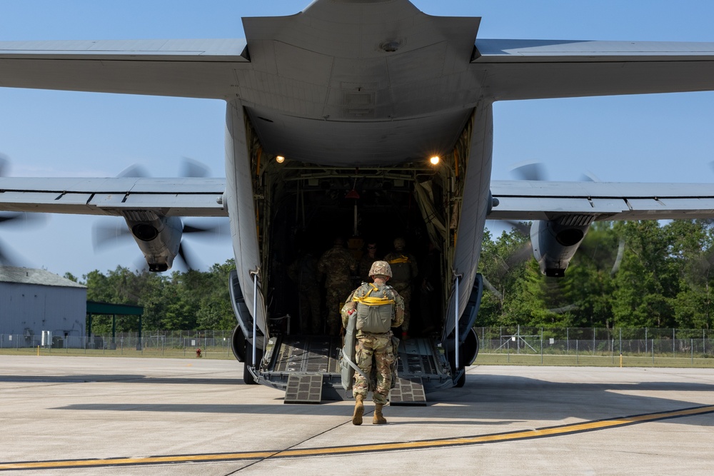 861st Parachute Riggers execute airborne operations