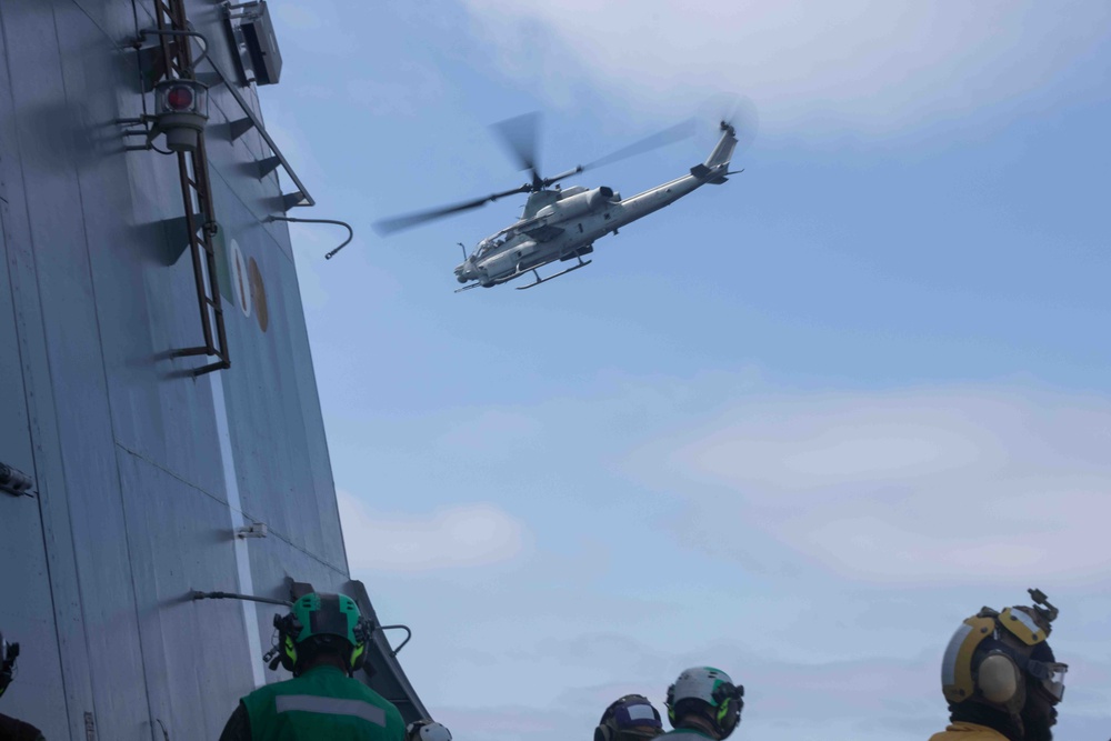 Marine Helicopters Take Off