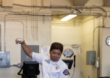 Kamimotobu After-School Children’s Club students tour Camp Schwab